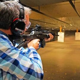 El campo de tiro: armas de fuego y precisión en el objetivo