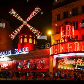 El Moulin Rouge en el Boulevard de Clichy, París, Francia