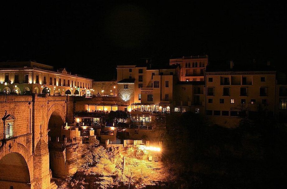 Noptiera Rondo Qué ver en Ronda, de noche: Lugares y experiencias - GudMornin