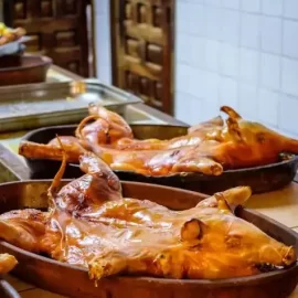 Dónde comer cochinillo en Sevilla: los mejores lugares para disfrutarlo