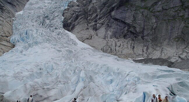 El tiempo en el glaciar Briksdal: un destino impresionante para explorar