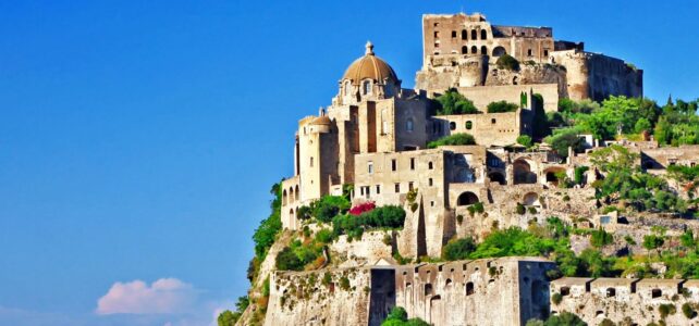 El valle italiano de los bellos castillos: un destino imprescindible El valle italiano de los bellos castillos: un destino imprescindible