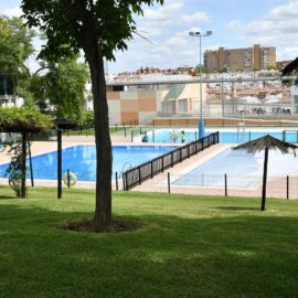 Fotos de la piscina municipal de Tomares