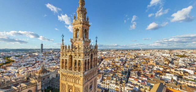 ¿Por qué se construyó la Giralda de Sevilla?
