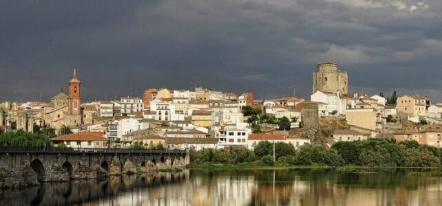 Te muestro los pueblos bonitos cercanos a Guijuelo: ¡imperdibles! Te muestro los pueblos bonitos cercanos a Guijuelo: ¡imperdibles!
