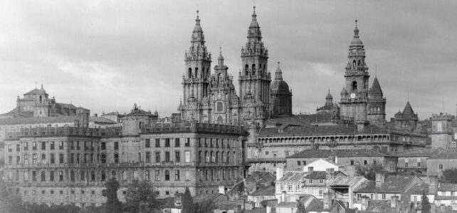 Capital de Galicia: Antes de Santiago