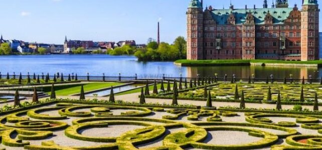 Castillo de Frederiksborg: una visita en ferry hasta el castillo Castillo de Frederiksborg: una visita en ferry hasta el castillo