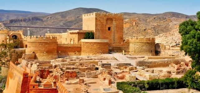 Curiosidades de la Alcazaba de Almería: Historia, arquitectura y misterios Curiosidades de la Alcazaba de Almería: Historia, arquitectura y misterios