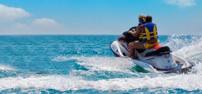Aventura en el Cabo de Gata: Disfruta de las motos de agua Aventura en el Cabo de Gata: Disfruta de las motos de agua